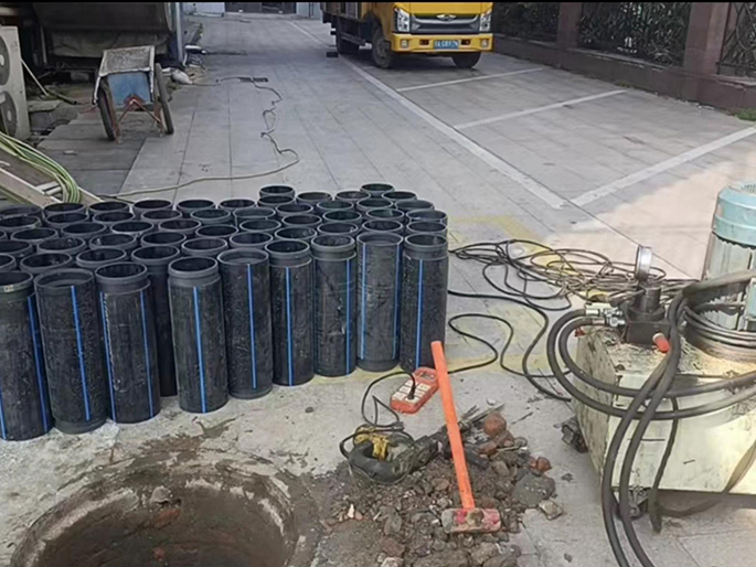 奎屯PE置换管厂家 DN315置换管 非开挖管短管置换