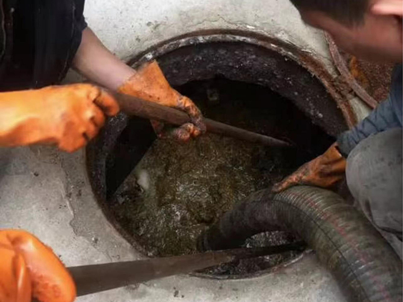 奎屯清理化粪池时如何避免沼气的危害?